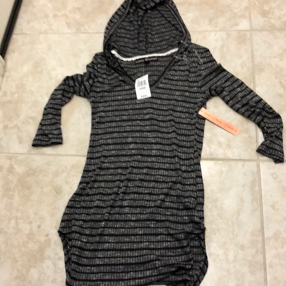 Almost Famous thin hooded top
